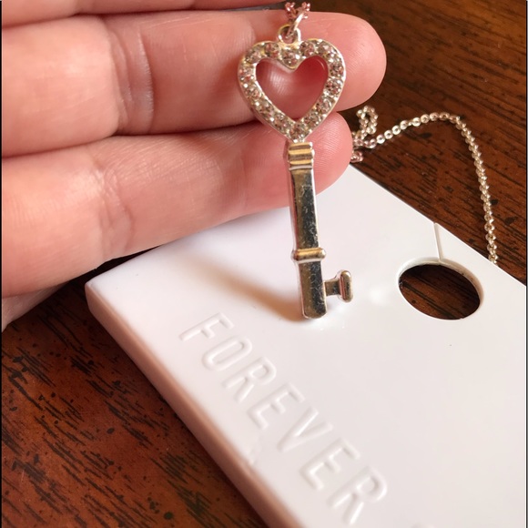 Forever 21 Heart Key Necklace - Picture 3 of 8